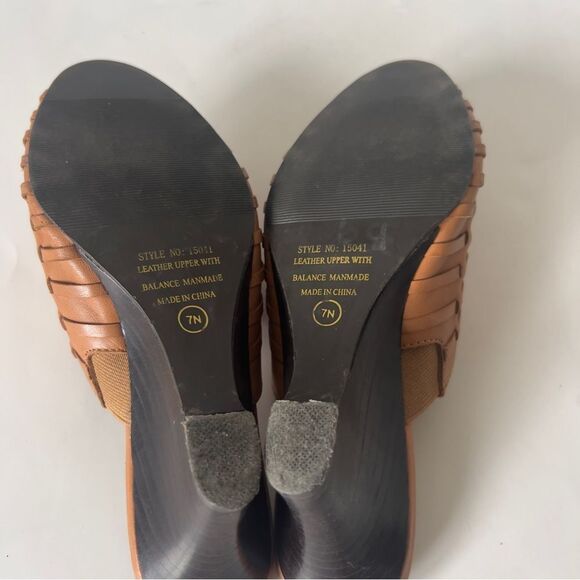 Annie Womens Open Toe Tan Leather Wedge Sandals Style 15041 Size 7 Narrow - Picture 6 of 6